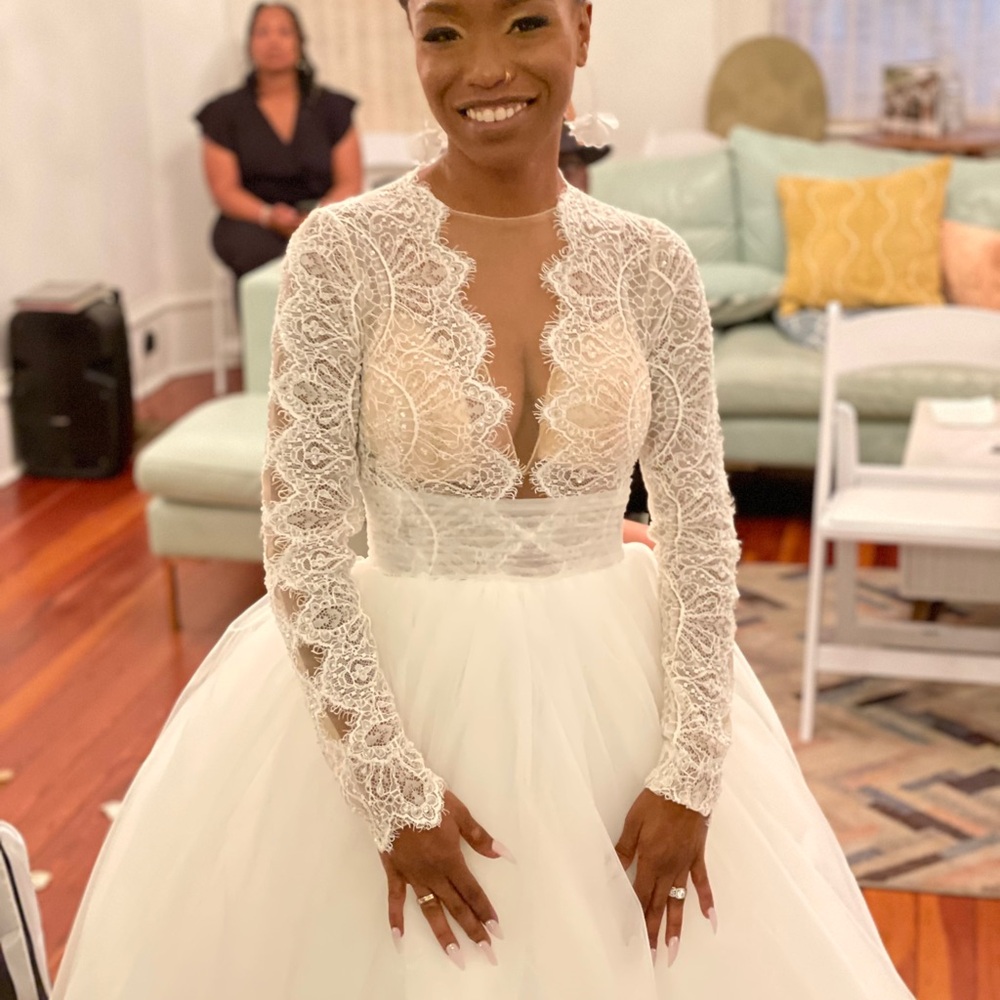 Elegant Lace Wedding Dress